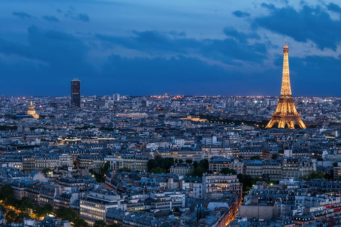 Where do EHL family members hang out while in Paris?