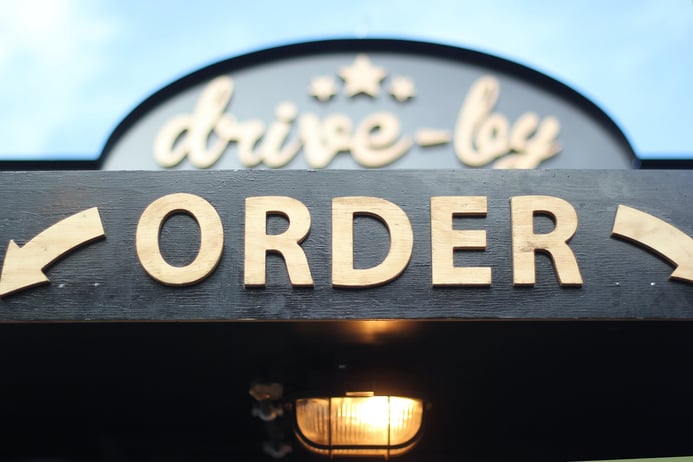 Cross-industries innovation: Formula 1 has impacted fast-food dining