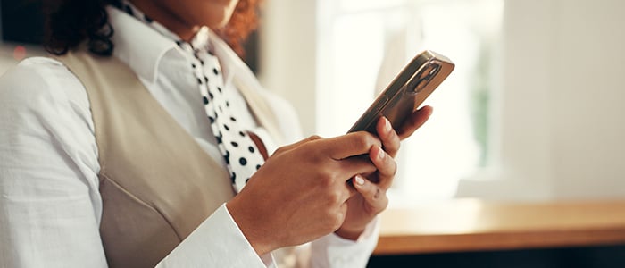Hotel staff reads reviews about the hotel