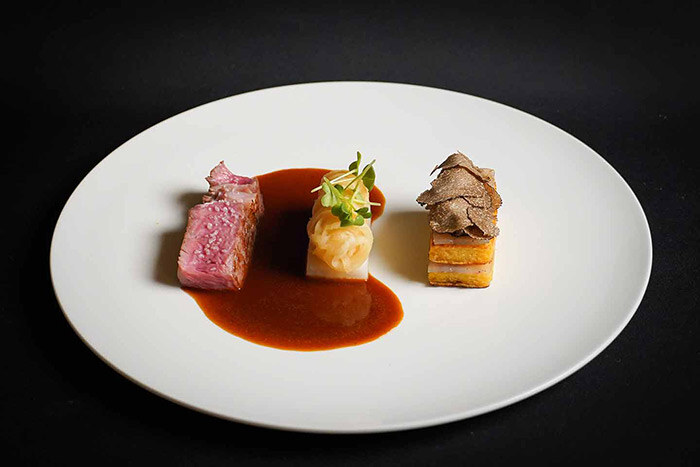 EHL-Passugg_Blog_Short-Course_Sauces_Thomas-Bissegger_jus_small-1
