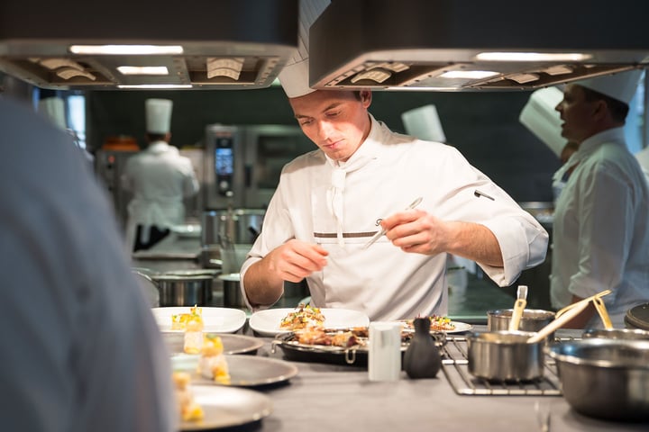 How does a chef earn a Michelin star?