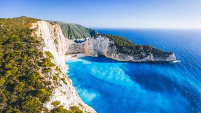 Destination winning strategy: Competing on authentic experience