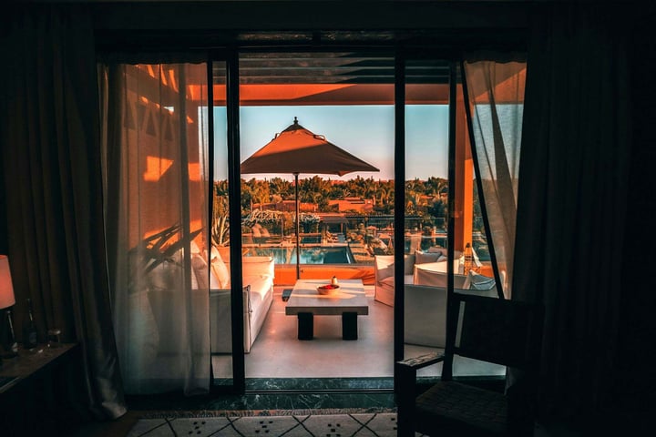 Luxury hotel marketing