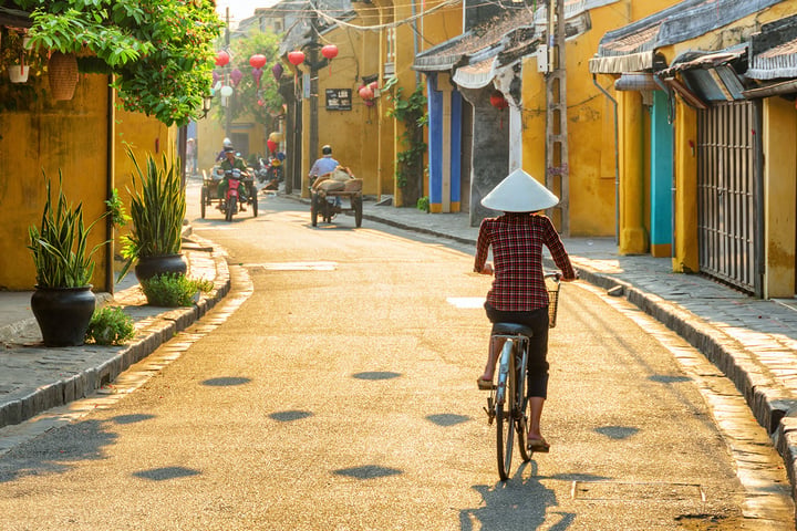 Sustainability in Tourism: The Sociocultural Lens