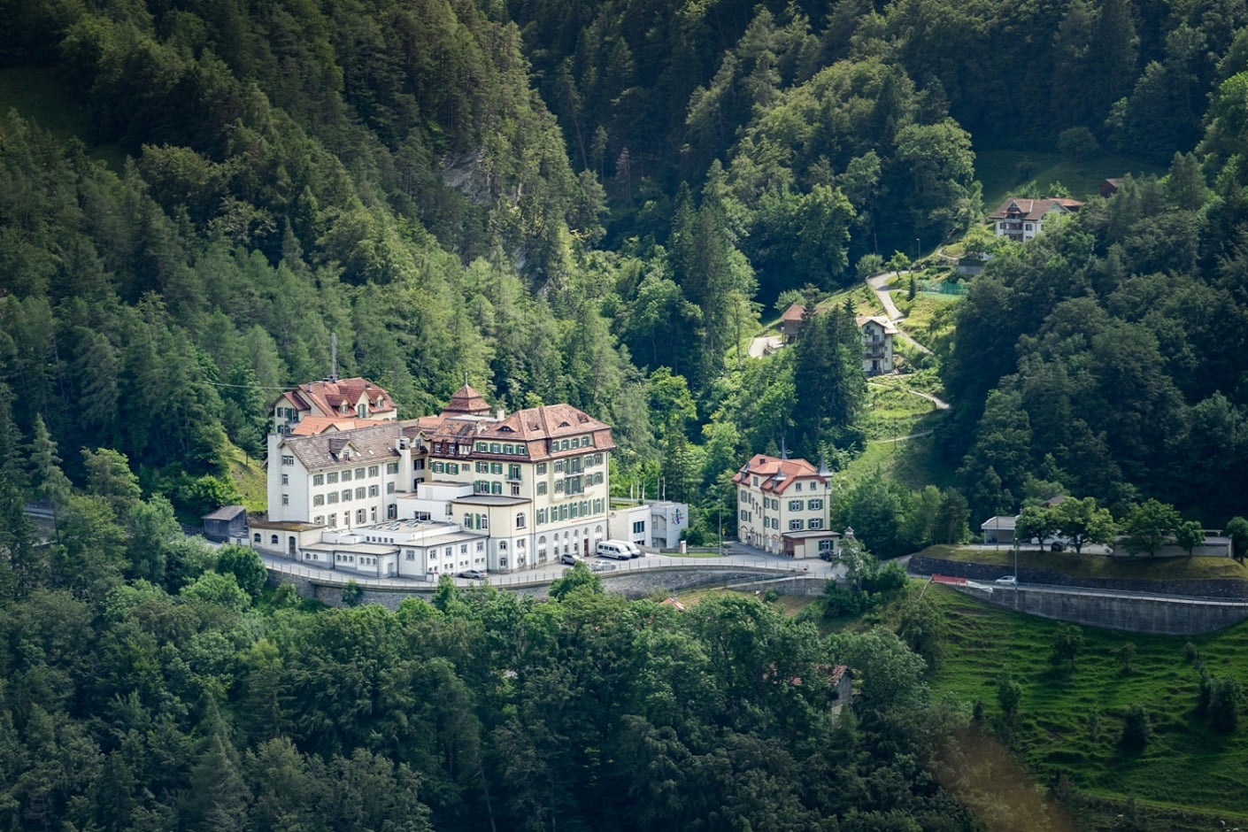An additional Swiss campus for the EHL Bachelor program