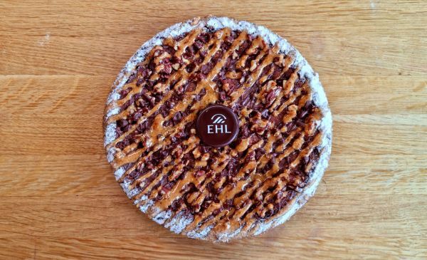 A photographie of EHL's guilt-free gluten & lactose-free chocolate brownie