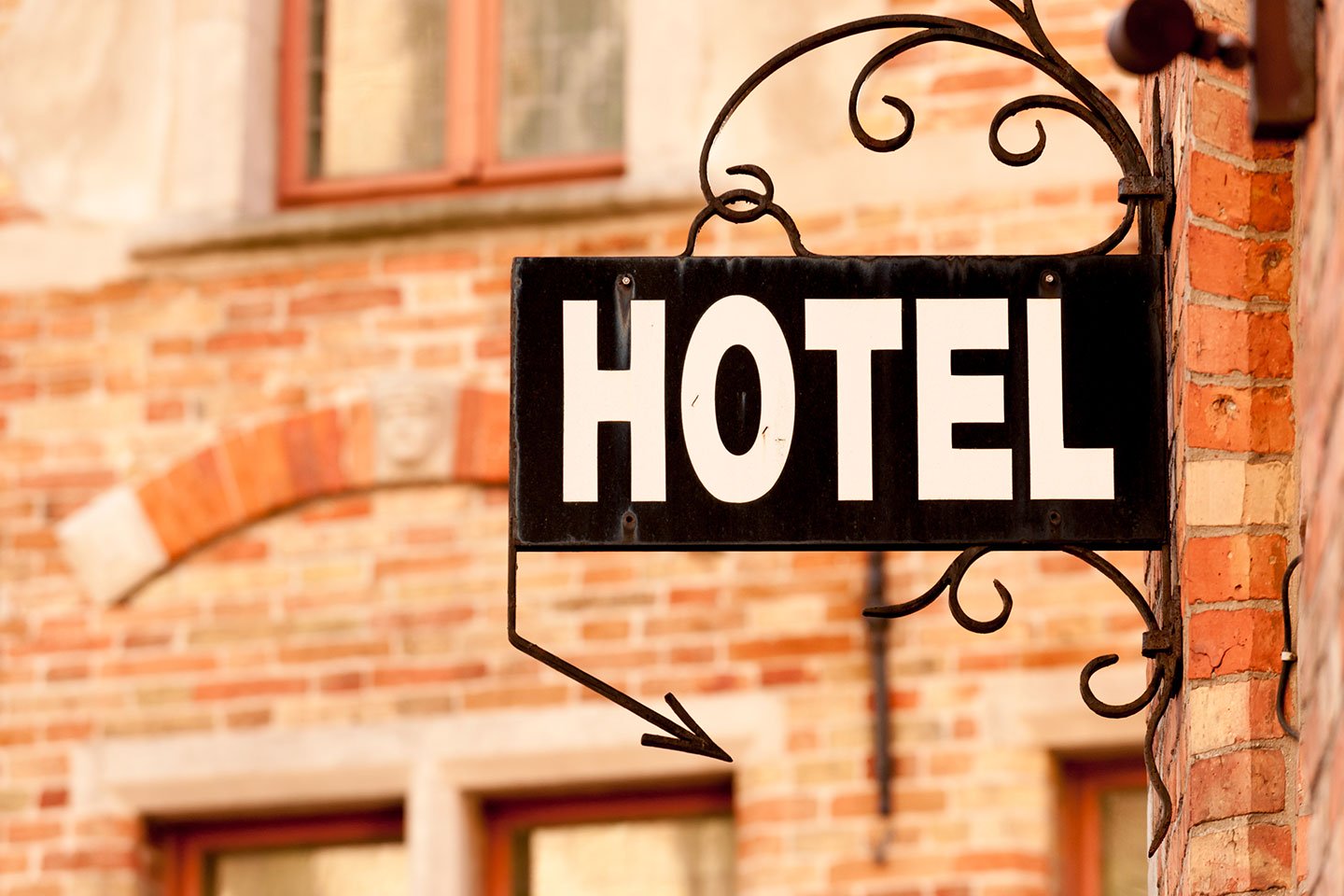 Folgen von Fachkräftemangel: Fehlende Kompetenz in der Hospitality Branche beheben