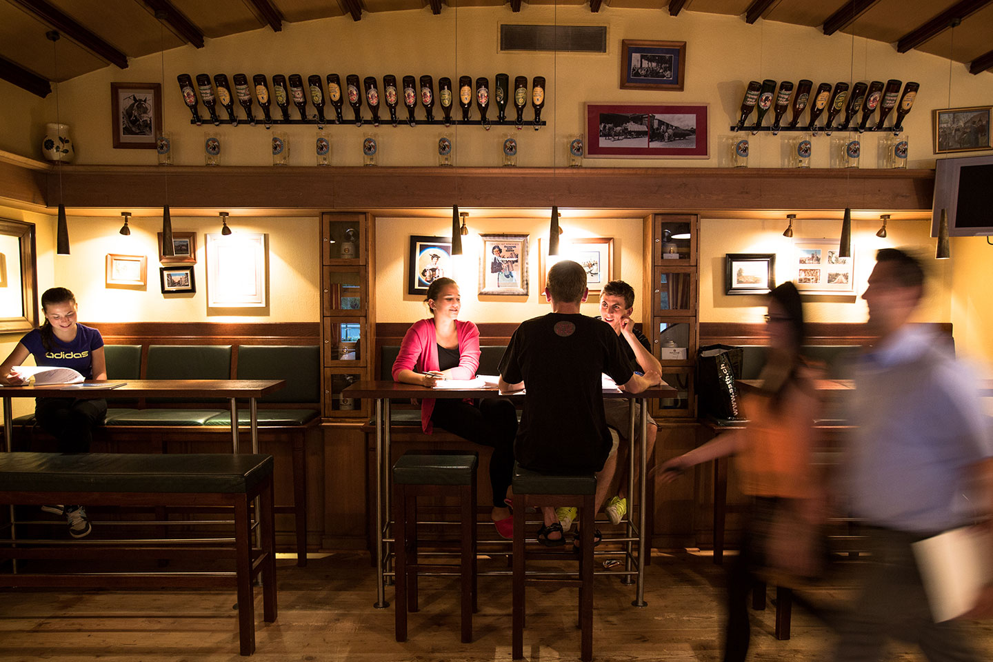 10 Ways To Have Fun While Learning Hospitality Management Skills